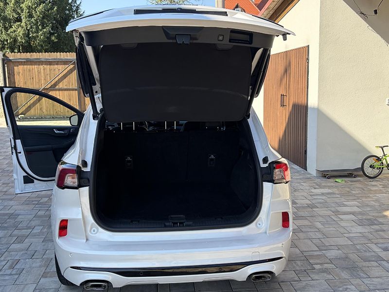 Ford Kuga (2022) Vignale 2.5 PHEV, 10/22 - fotka 14 z 22