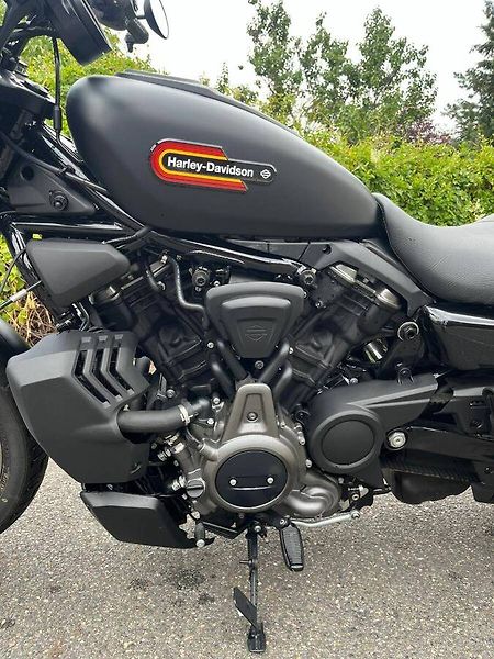 Harley-Davidson (2024) RH 975S Nightster Special - fotka 11 z 12
