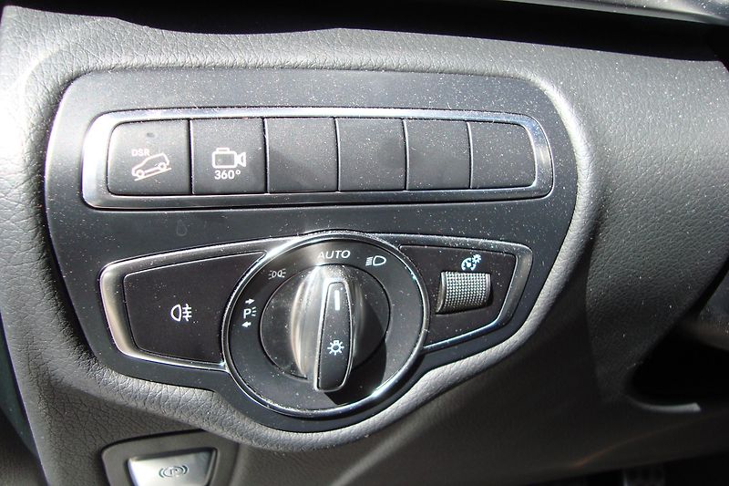 Mercedes-Benz Třídy V (2023) 300d 4-M,Extra Long,ČR,1.M.6m - fotka 56 z 71