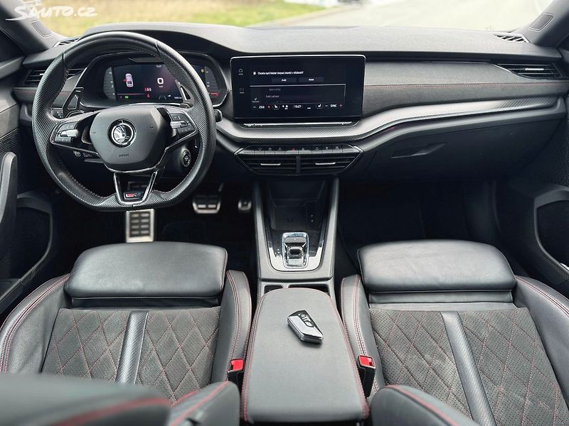 Škoda Octavia VRS 180 kW sport. výfuk - fotka 24 z 42
