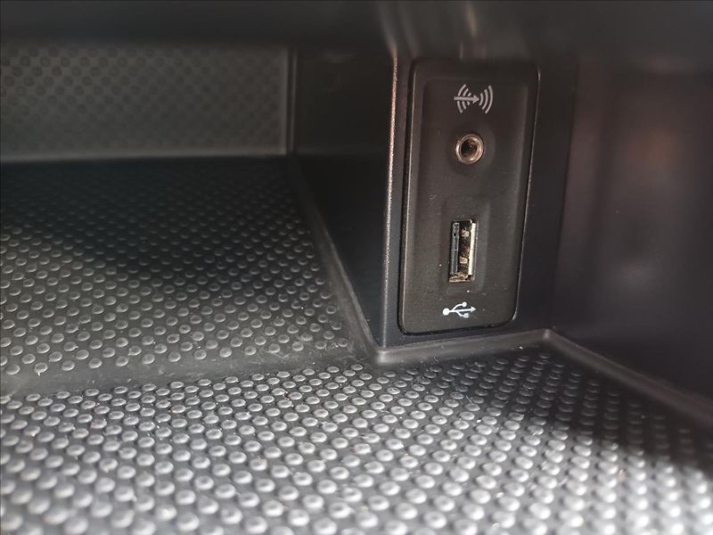 Volkswagen Golf 1,6 TDI,81KW,4X4,NAVI,SERVISKA - fotka 38 z 49