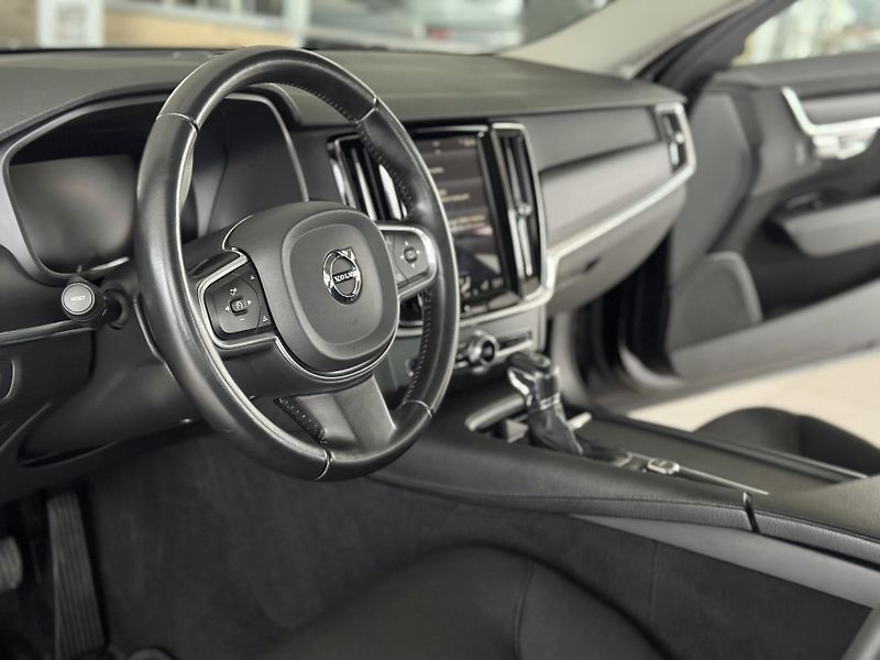 Volvo S90 D4 Aut*140kW*LED*Kamera*Tažné - fotka 12 z 33