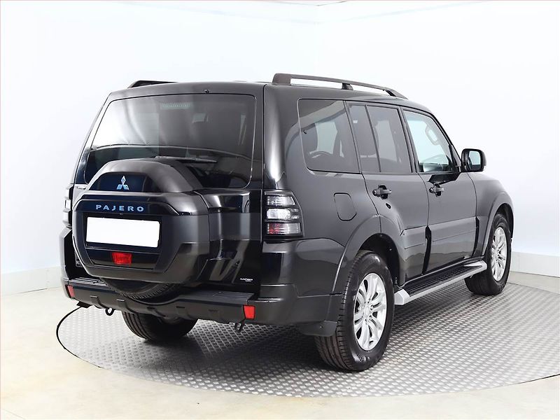 Mitsubishi Pajero (2015) 3.2 DI-D - fotka 5 z 18