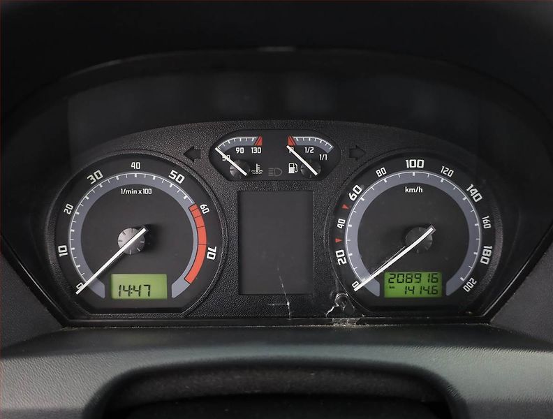 Škoda Fabia (2005) 1.2, nová STK, Klima - fotka 8 z 11