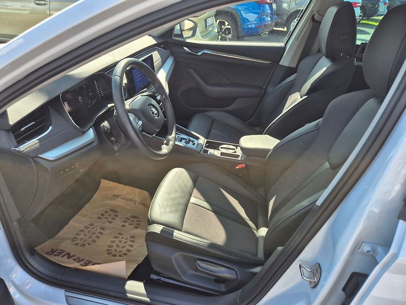 Škoda Octavia Combi 2,0 TDI DSG 110kW Style - fotka 9 z 28