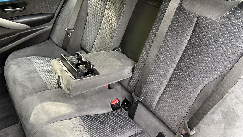 BMW Řada 3 (2018) - fotka 17 z 22