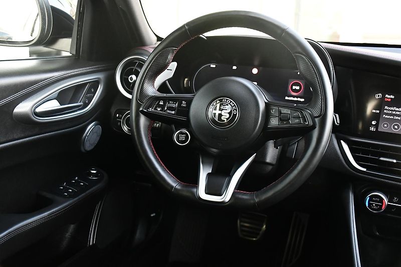 Alfa Romeo Giulia 2.0T 16V 206kW COMPETIZIONE 1M - fotka 6 z 43