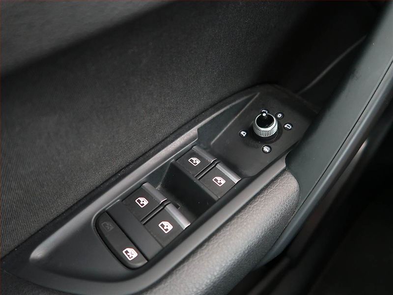 Audi Q5 (2020) design 40 TDI - fotka 22 z 24