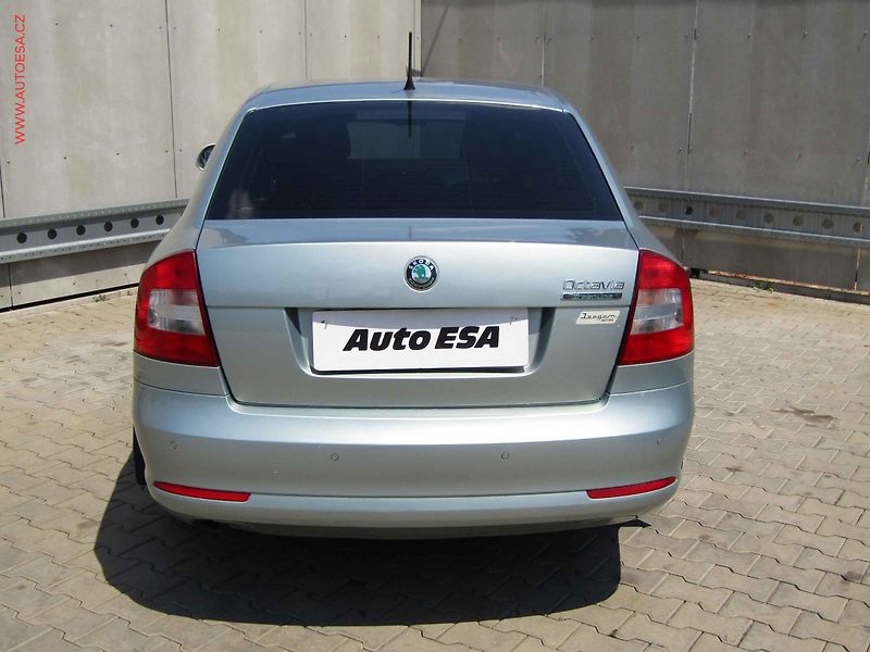 Škoda Octavia (2011) 1.6 TDi, Ambiente - fotka 5 z 16