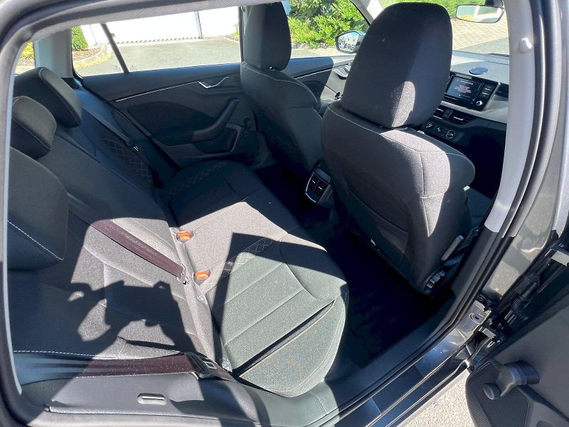 Škoda Kamiq (2023) Ambition 1.0TSi 81kW 6°manuáln - fotka 17 z 27