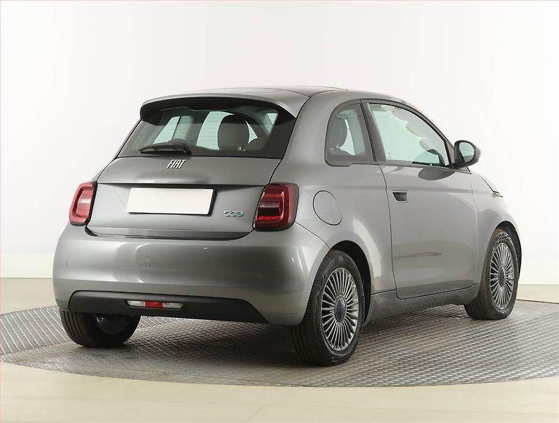 Fiat 500e (2022) 42 kWh, SoH 100%, Automat - fotka 5 z 25