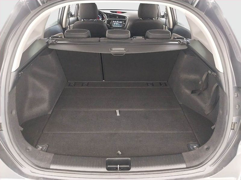 Kia Ceed (2018) 1.6 CRDi, Serv.kniha, Navi - fotka 14 z 22