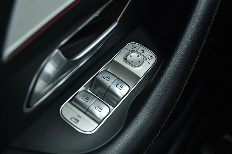 Mercedes-Benz GLE 400d 243kW 4MATIC AMG ČR - fotka 31 z 31