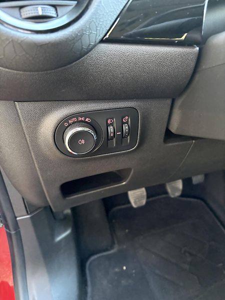 Opel Adam (2016) red/black edition - fotka 12 z 24