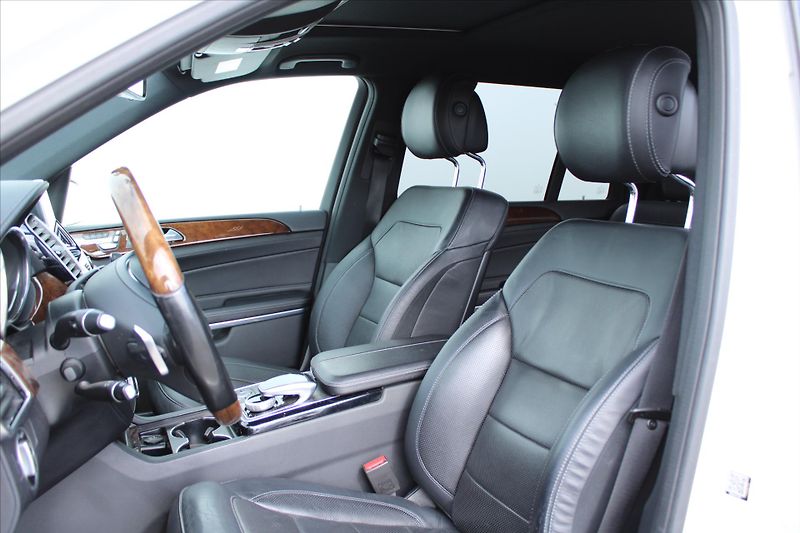Mercedes-Benz GLS 500 4MATIC AMG 7-MÍST ČR - fotka 10 z 36