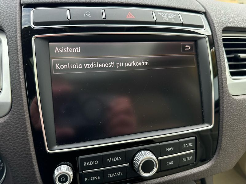Volkswagen Touareg 3.0TDi V6 193kW R-line 4MOTTIO - fotka 22 z 25