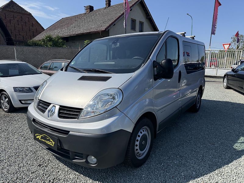 Renault Trafic 2.5 DCI PASSENGER 9 MÍST - fotka 3 z 13