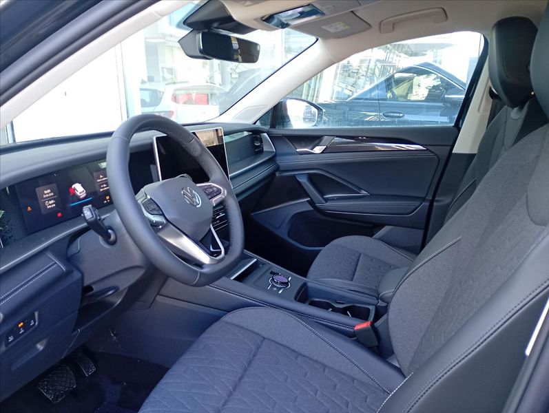 Volkswagen Tayron (2025) 1,5 eTSI 110 kW mHEV  People - fotka 14 z 17