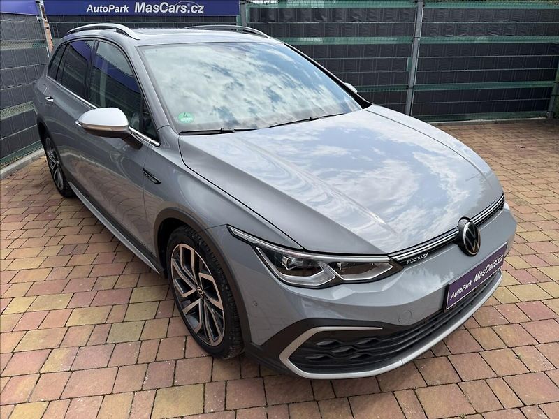 Volkswagen Golf VIII 2.0 TDI Alltrack 4Motion/ - fotka 3 z 29