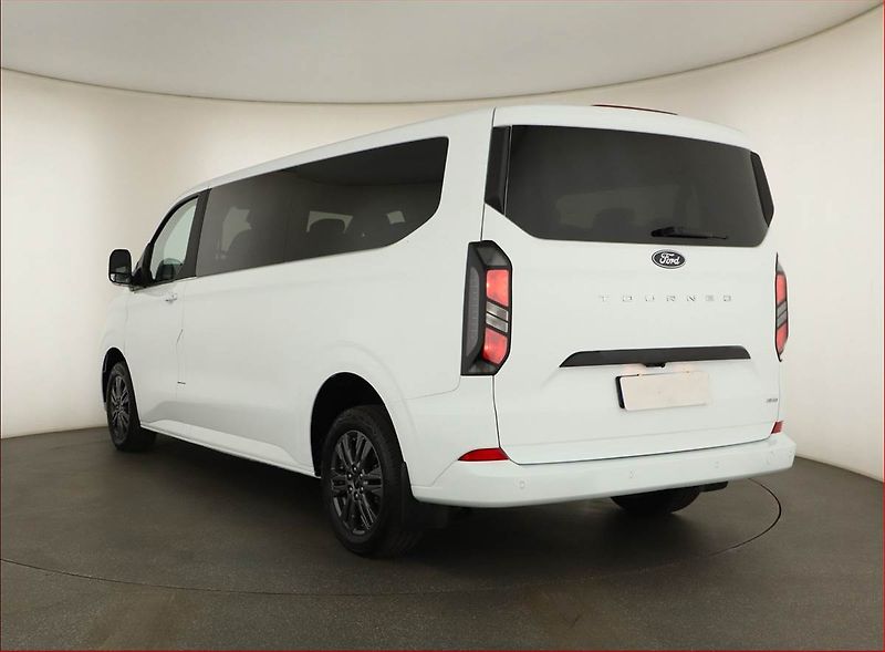Ford Tourneo Custom (2024) Titanium 2.0 EcoBlue AWD, ČR - fotka 4 z 19