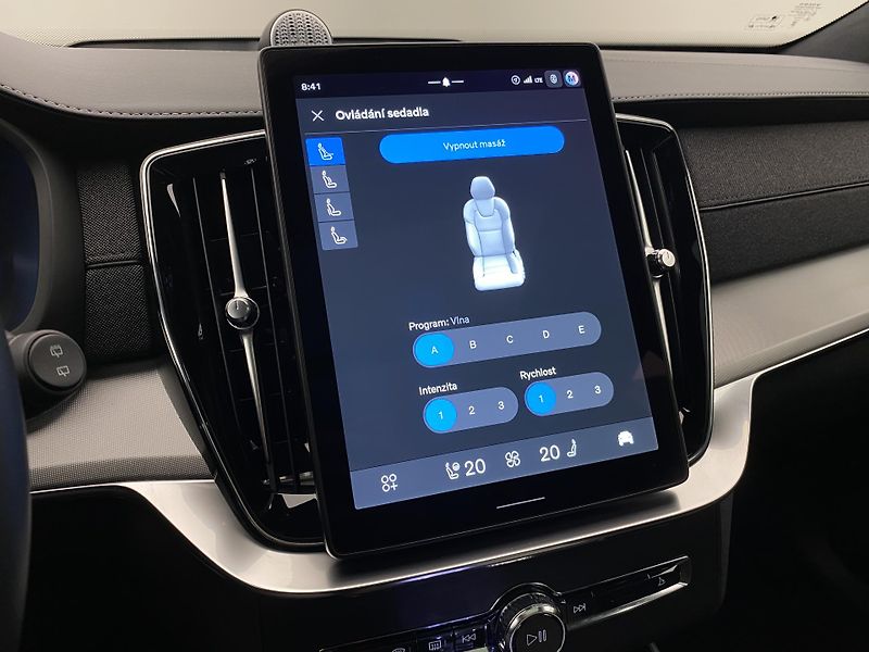 Volvo XC90 T8 RECHARGE BLACK EDITION 7m - fotka 68 z 72