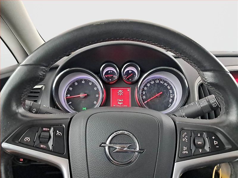 Opel Astra (2011) 1.6 16V, Tempomat - fotka 16 z 16