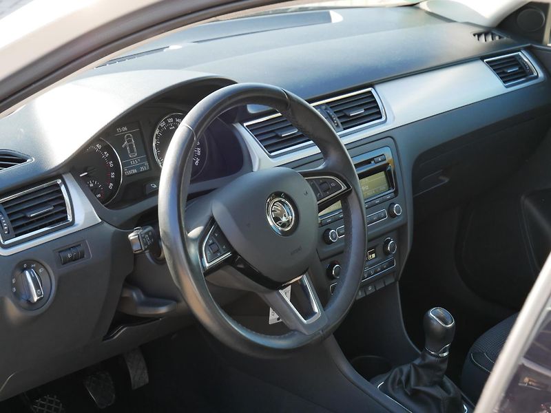 Škoda Rapid - fotka 19 z 23