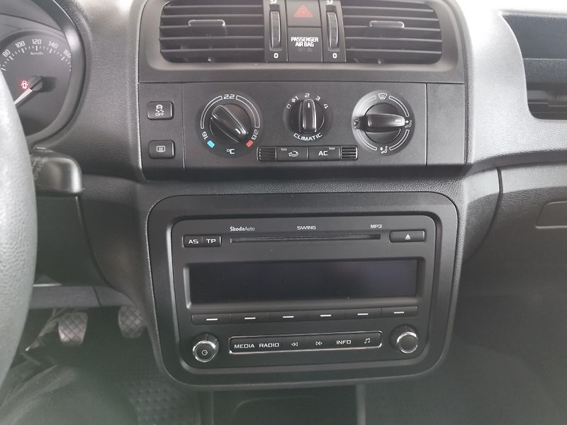 Škoda Fabia (2010) 1,2TSI,63KW,KLIMA,SER.KNIHA - fotka 19 z 21