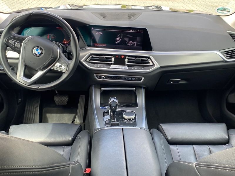 BMW X5 (2019) xDrive30d 195kW - fotka 12 z 31