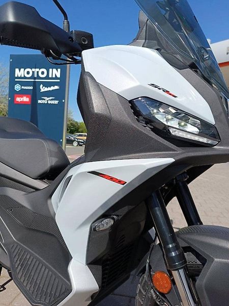Aprilia (2026) SR GT 400 Dusty Grey - fotka 8 z 18