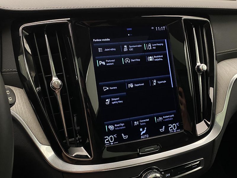 Volvo V60 CC B5 AWD BRIGHT PLUS AUT  - fotka 38 z 45