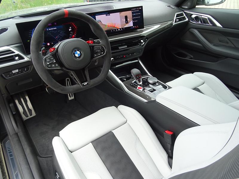 BMW M4 Competition M xDrive - fotka 4 z 7