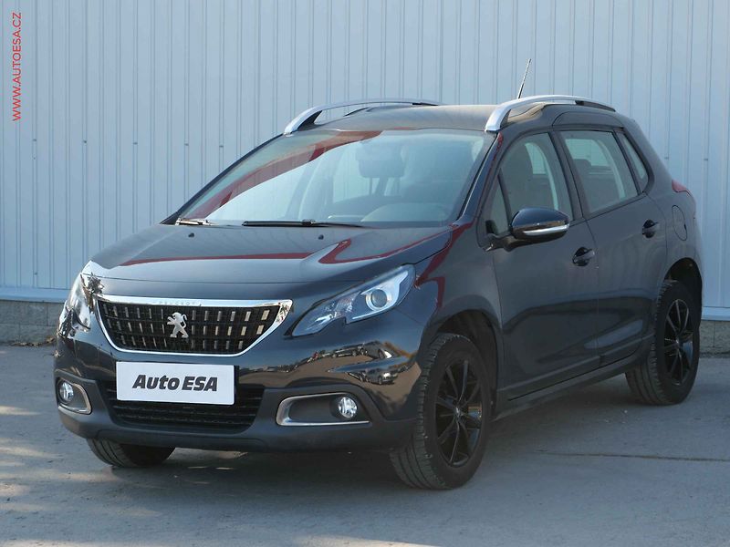 Peugeot 2008 (2019) 1.2 PT, 1.maj,ČR, Active - fotka 3 z 19