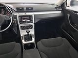 Volkswagen Passat (2010) 1.6 TDI, Serv.kniha, nová STK - náhled 8