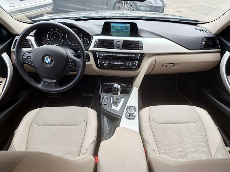BMW Řada 3 320i xDrive, 1.majitel - fotka 16 z 25