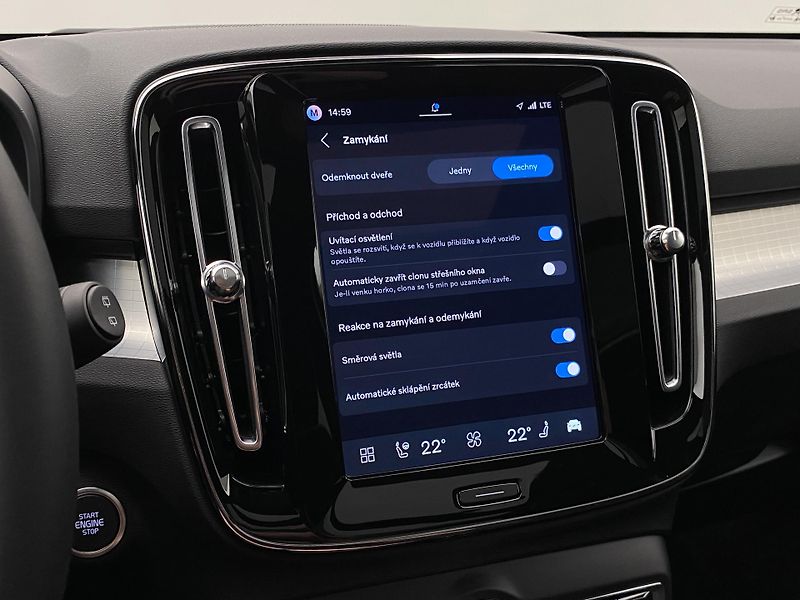 Volvo XC40 (2026) B3 AUT DARK ULTRA  - fotka 50 z 60