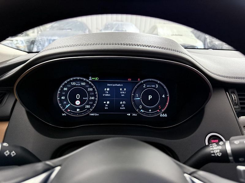 Jaguar E-Pace (2021) 2.0D,4WD,FACELIFT,ZÁRUKA - fotka 46 z 56
