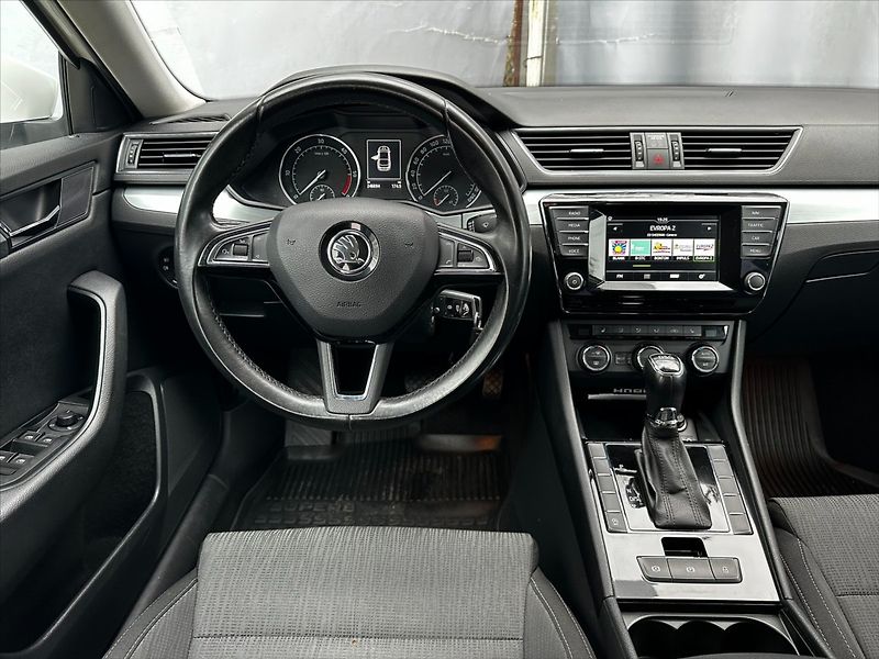 Škoda Superb 2,0 110kW DSG, CZ - fotka 17 z 41