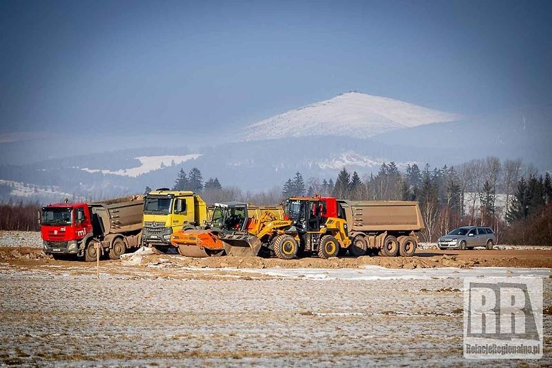 Stavba dálnice D11 u hranic s Polskem.