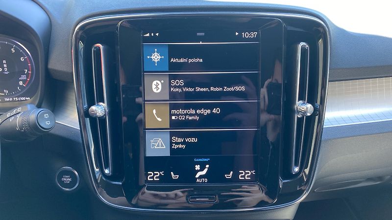 Volvo XC40 MOMENTUM, T3 FWD, 120 kW / 163 - fotka 17 z 27