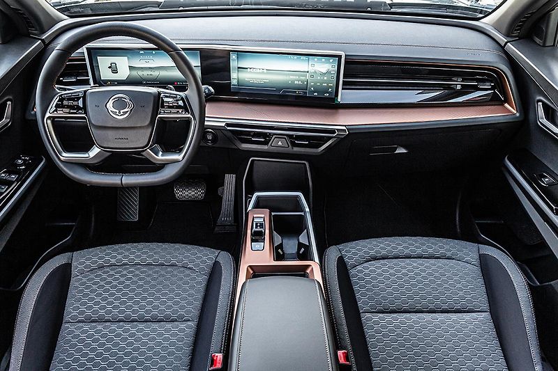 SsangYong Torres (2025) 1,5 GDI 2WD AT STYLE EL.5DVEŘE - fotka 15 z 16
