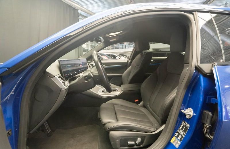 BMW i4 M50 xDrive GC SoH 95% 360k Taž - fotka 18 z 26