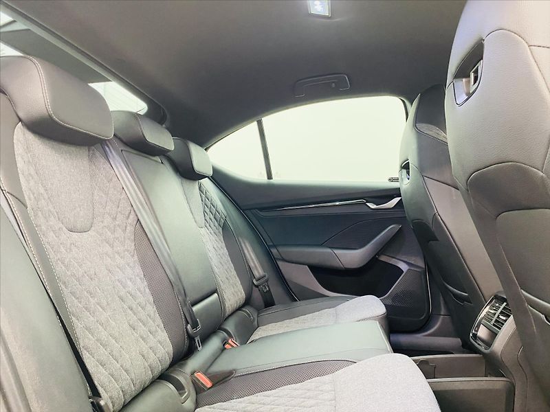 Škoda Octavia 1,5 TSI 110kW SportLine - fotka 7 z 26