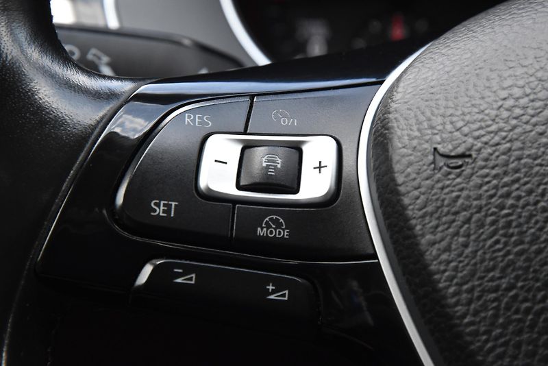 Volkswagen Passat 2.0 TDi CR HIGHLINE, NAVI, LED - fotka 14 z 50