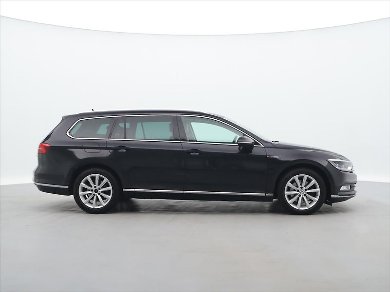 Volkswagen Passat 2,0 TDI 110 kW 4Motion Highlin - fotka 8 z 25
