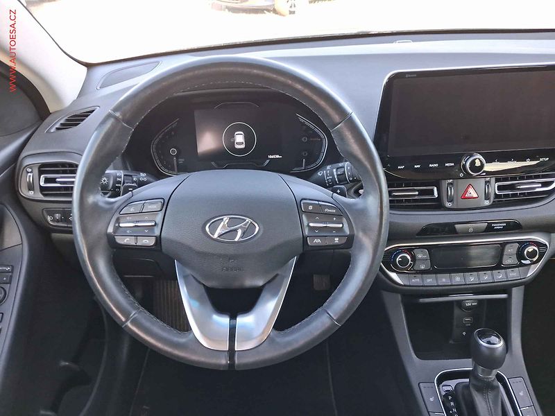 Hyundai i30 (2022) 1.5T-GDi 48V MHEV, ČR, Style - fotka 11 z 18