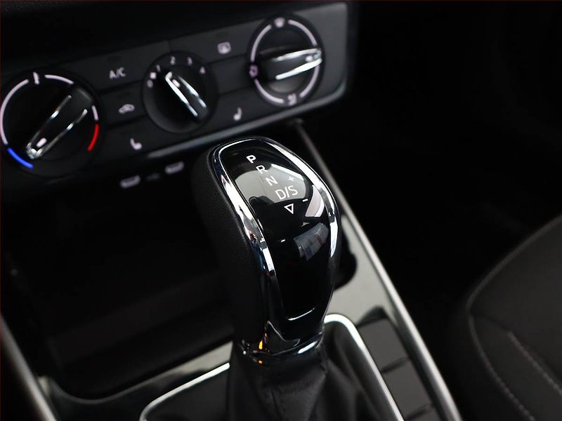 Škoda Fabia (2022) 1.0 TSI, Automat, Serv.kniha - fotka 11 z 19