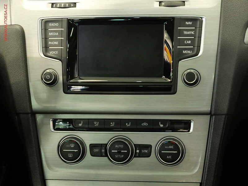 Volkswagen Golf (2014) 1.2TSi, servis.kniha - fotka 13 z 23