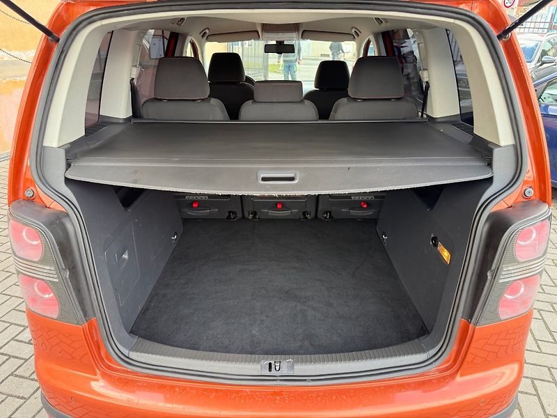 Volkswagen Touran (2011) 2.0 TDI - Cross - fotka 14 z 19