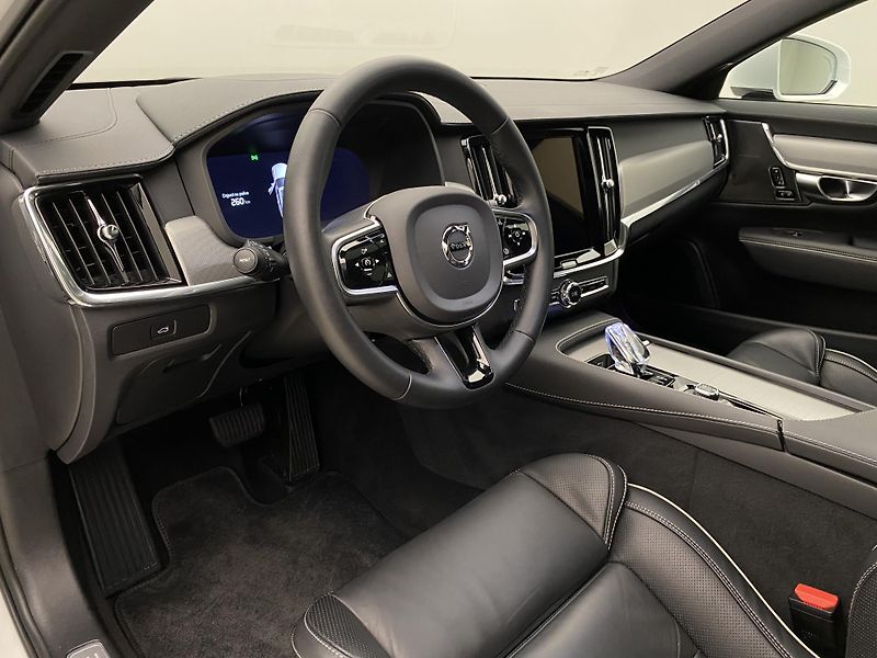 Volvo V90 B4 BRIGHT PLUS AUT - fotka 4 z 63